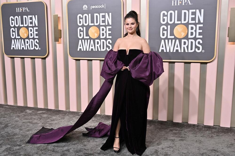 <p>Selena Gomez prošla je kroz pakao zbog veze sa kolegom, i dan danas se nije sasvim oporavila</p>