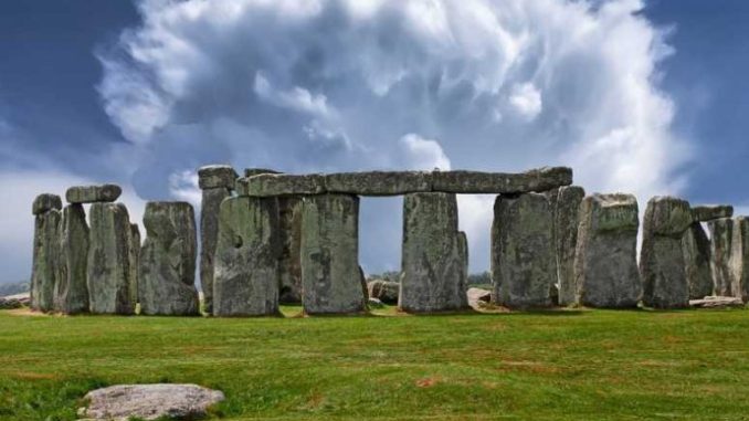 652b0626-6c34-4a56-a754-42e10a0a0a64-stonehenge-pixabay-690x480-1