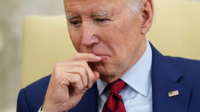 biden-zabrinut-za-kralja-charlesa