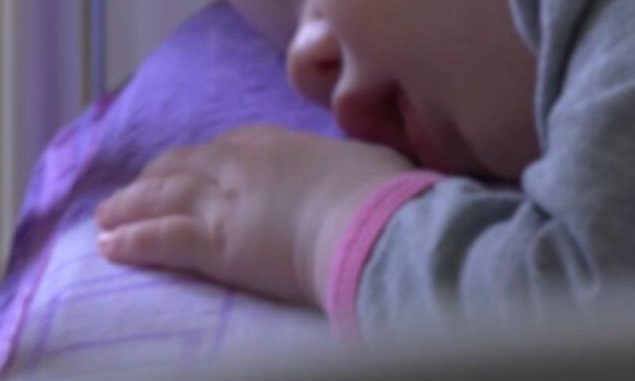 kako-da-provjerite-da-li-je-vasoj-bebi-stvarno-hladno-ili-ne