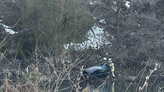 teska-nesreca-auto-sletjelo-u-korito-rijeke-ima-povrijedenih