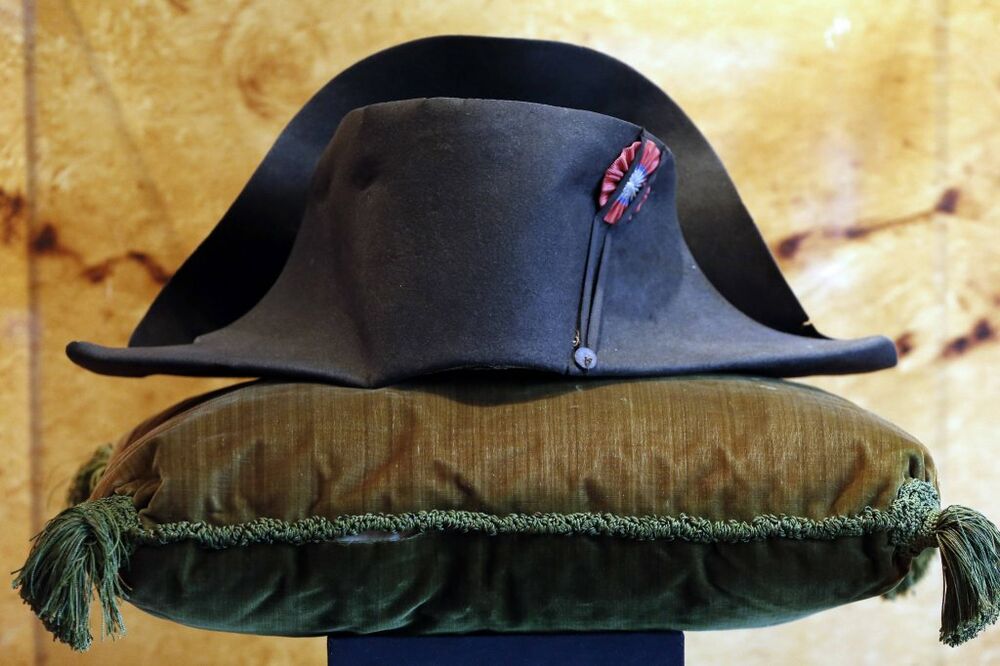 51026_napoleonov-sesir_ff Napoleon Bonaparta