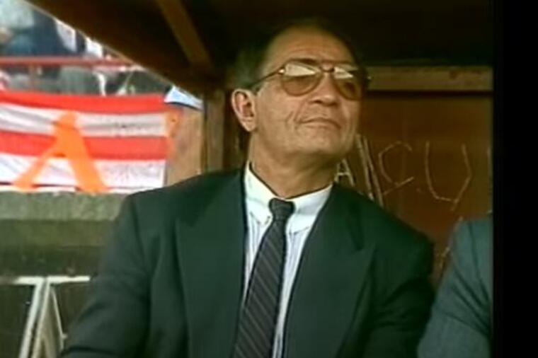 352951_snimak-ekrana-1069_ls OTAC GA TUKAO, PA PLAĆAO KARTU DA BI GLEDAO SINA: Pričalo se da parama briše cipele, a Tito mu zabranio svetsku karijeru