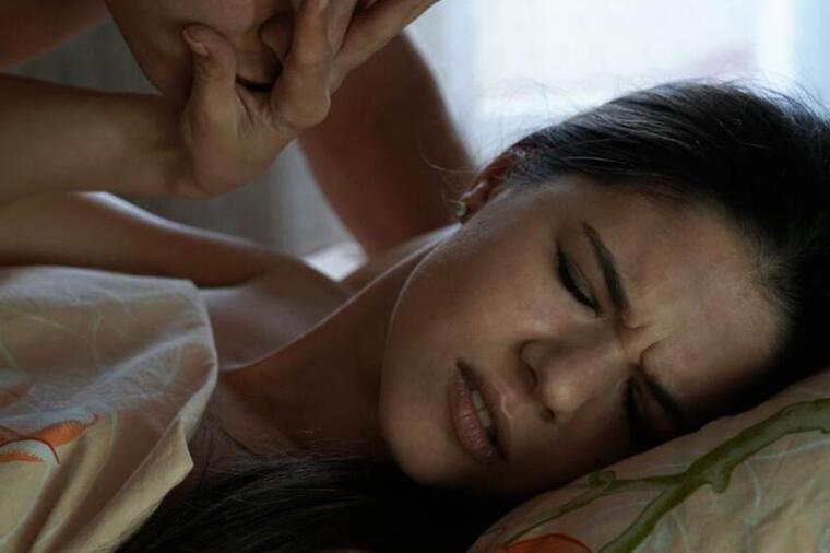 353001_snimak-ekrana-1084_ls STRUČNJAK OTKRIVA ZNAKOVE KOJI UKAZUJU DA STE "LOŠI U KREVETU": Jedne stvari mnogi nisu svesni, a može biti veoma MUČNA