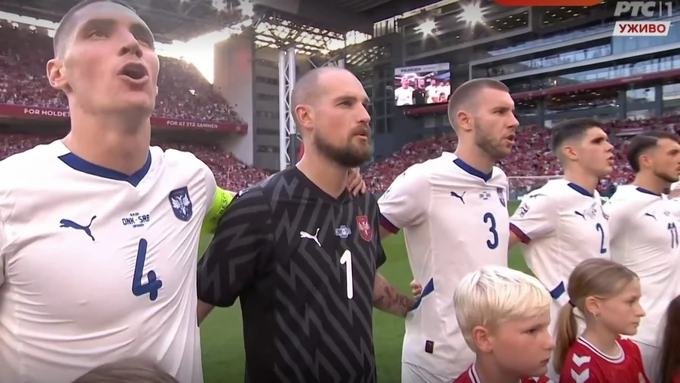 Ovo je PRAVA SRBIJA, ovo smo čekalI! Snimak tokom intoniranja himne govori mnogo /VIDEO/
